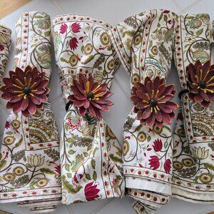 Floral Cotton Napkins and Metal Flower Napkin Rings